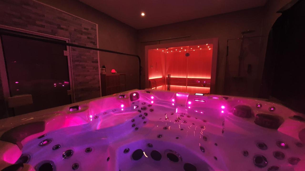 Bed'N'Bulles - Wellness Privatif Bed & Breakfast Dinant Bagian luar foto